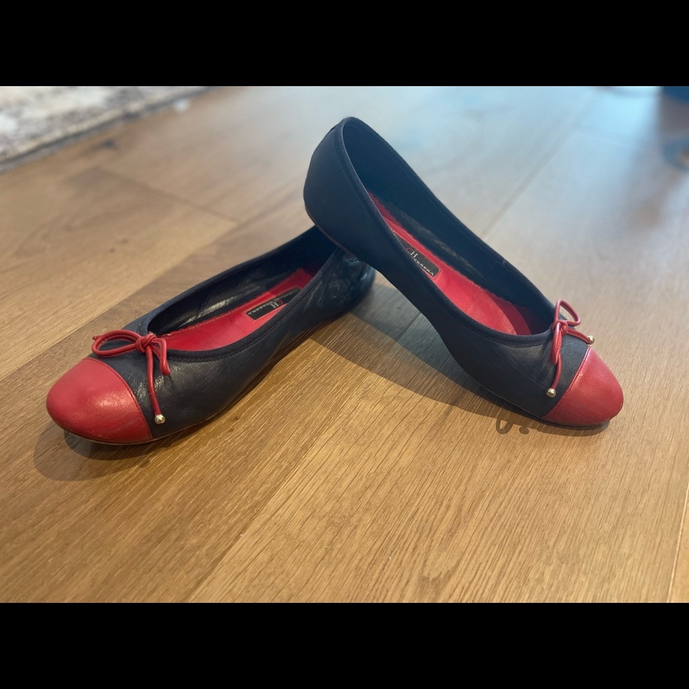 Carolina Herrera Flats
